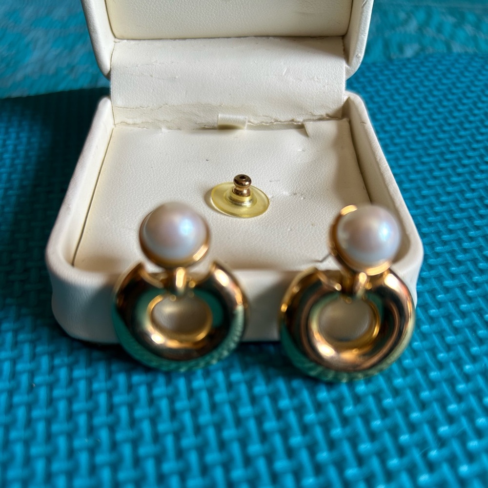 Earrings - Picture 7 of 13